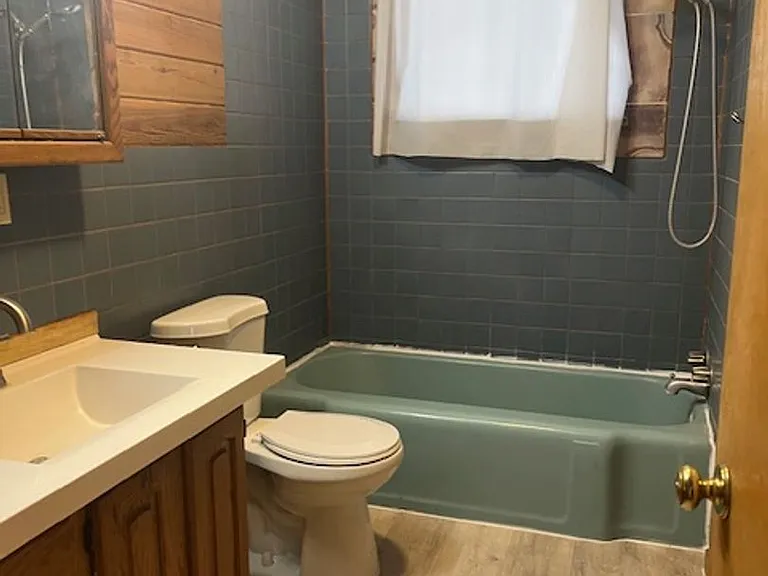1102 Hamilton St — Photo 9