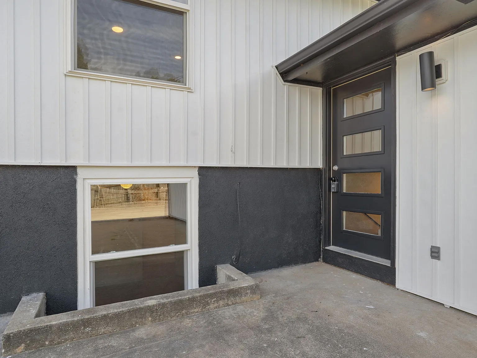 4 bed, 2032 sqft, $1,900 — Photo 2