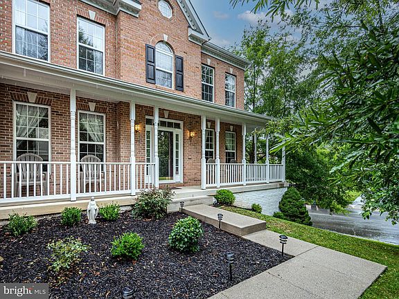 3rd image of 35520 Collington Dr