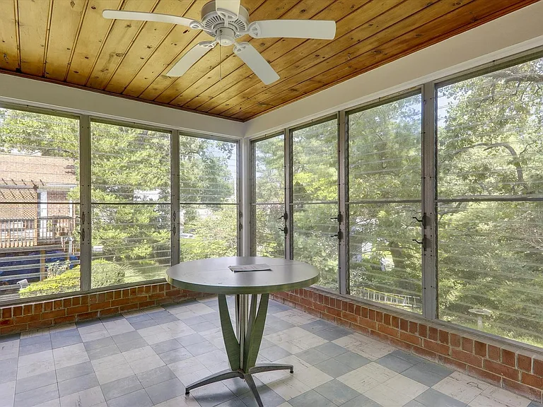 3303 Winnett Rd — Photo 37