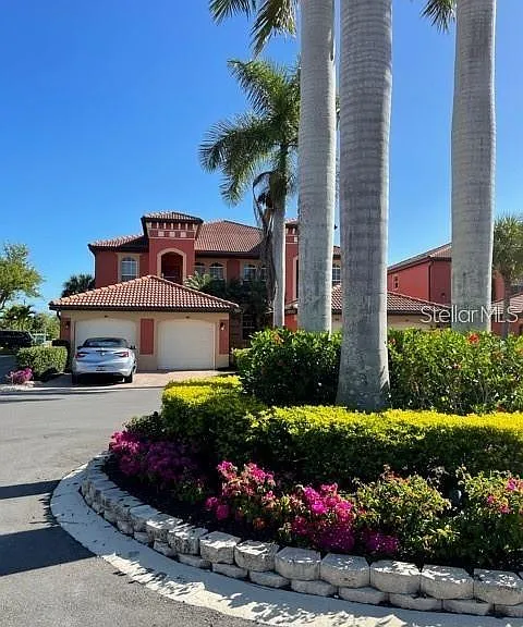 3500 Mondovi Ct #811 — Photo 2