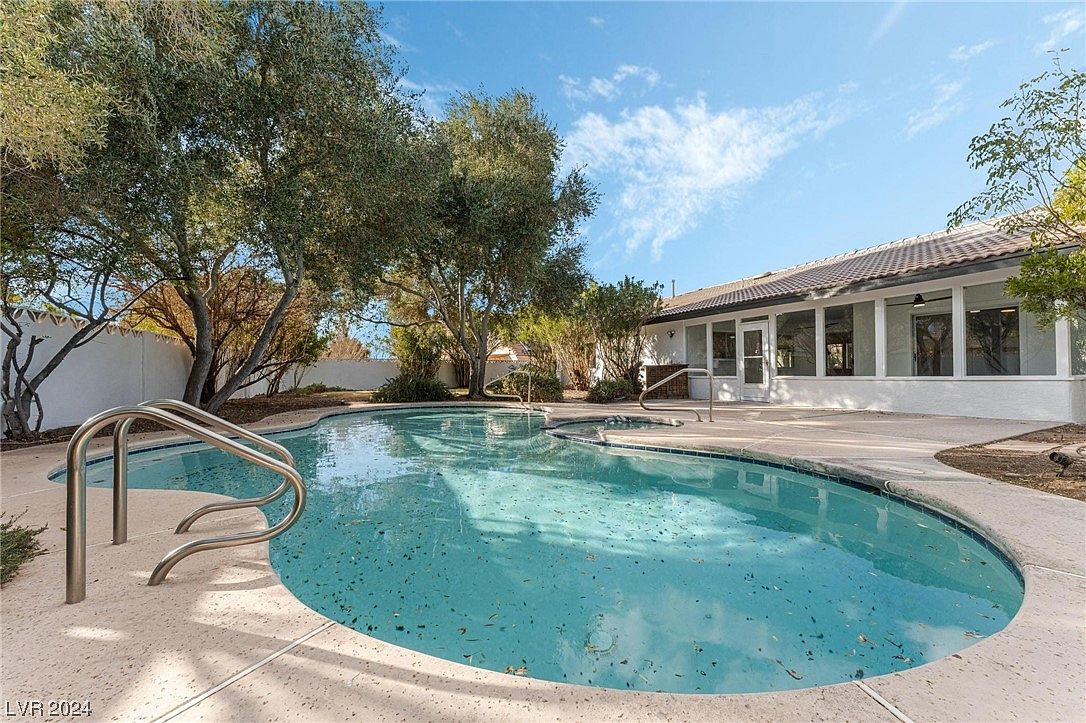 6163 Port Tack Dr — Las Vegas, NV 89110