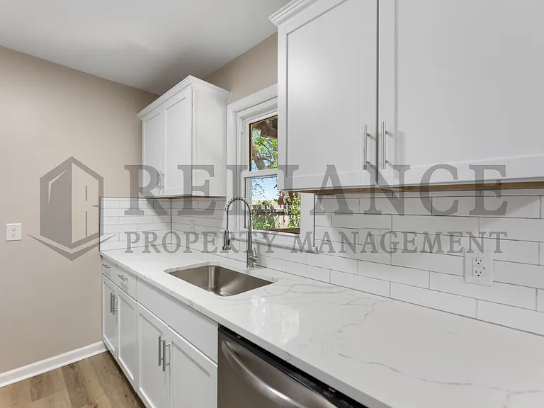 416 Alexander Dr — Photo 12
