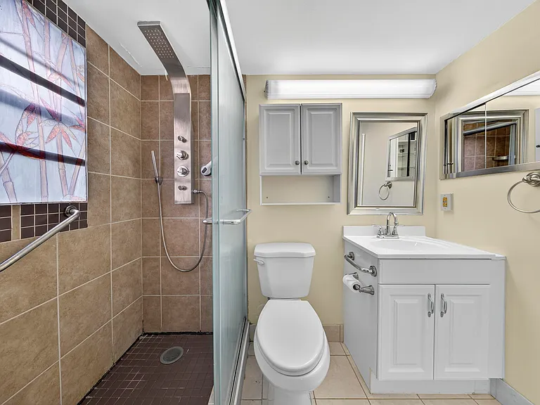125 Newport Ct #I — Photo 21