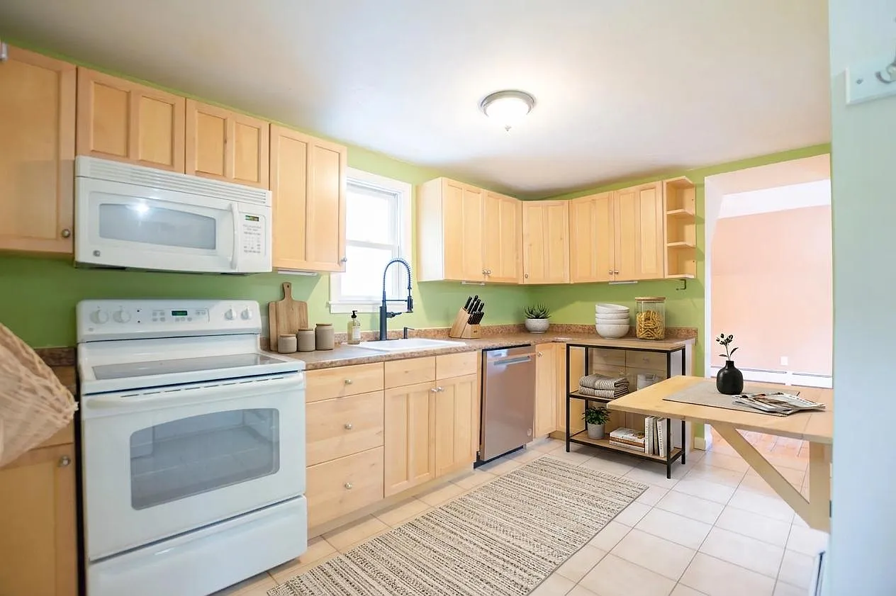 538 Central Street - 2 — Photo 2
