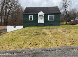 10 Lasher Ln, Lenox, MA 01240