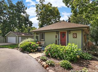 22595 W Silver Lake Ave, Antioch, IL 60002
