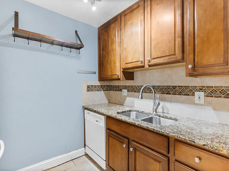 3009 Madison Ave #L210 — Photo 28