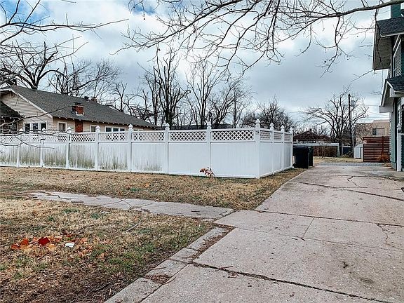 3rd image of 1614 Nw 17th St