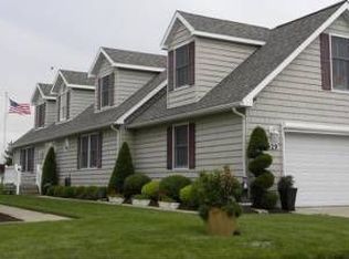 529 W Lakeshore Dr, Port Clinton, OH 43452
