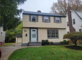 899 Selwyn Rd, Cleveland Heights, OH 44112