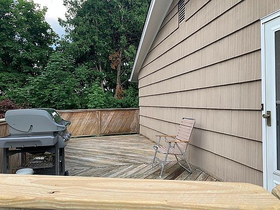 side deck off kitchen