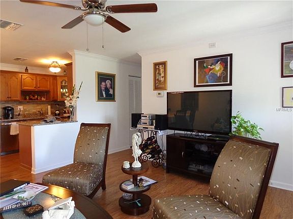 4th image of 2809 Sherbrooke Ln APT A