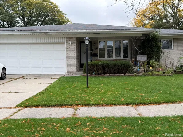 30322 Valenti Dr, Warren, MI 48088