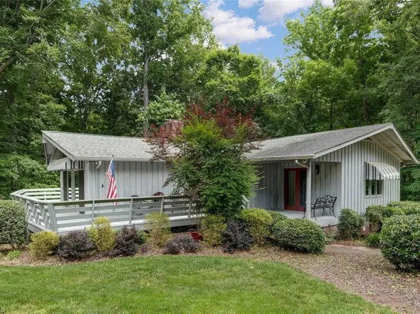 517 Merry Hills Dr, High Point, NC 27262