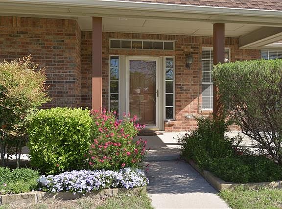 3rd image of 1252 Chandler Cir