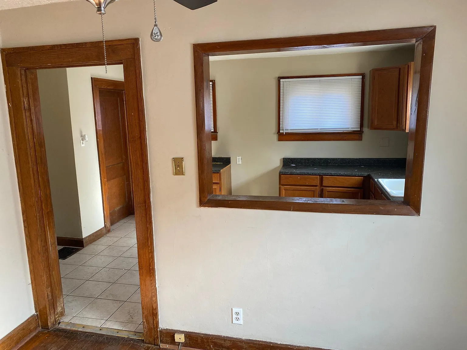 4405 Crittenden Ave — Photo 4