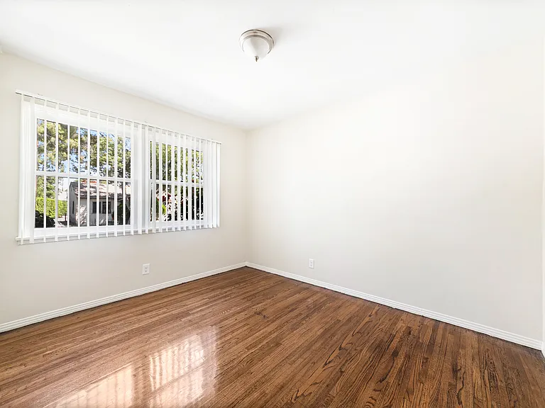 359 W Providencia Ave — Photo 13