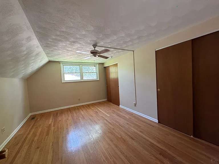 370 Winding Way — Photo 15