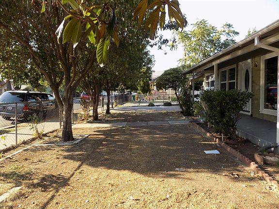 5th image of 1460 S San Joaquin St