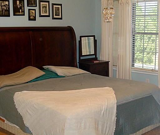 5th image of 119 McCarron Ct