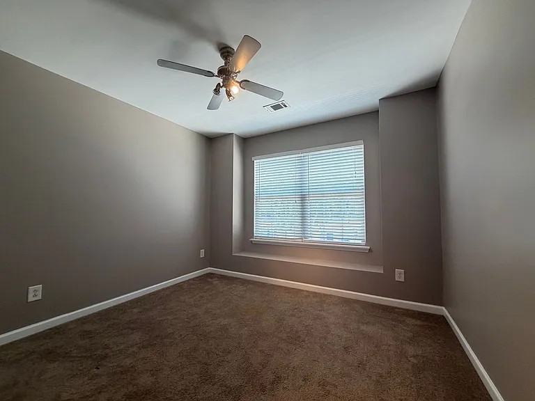 422 Delta Dr — Photo 24