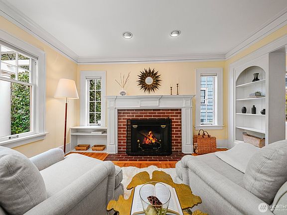3rd image of 1019 NE 62nd Street