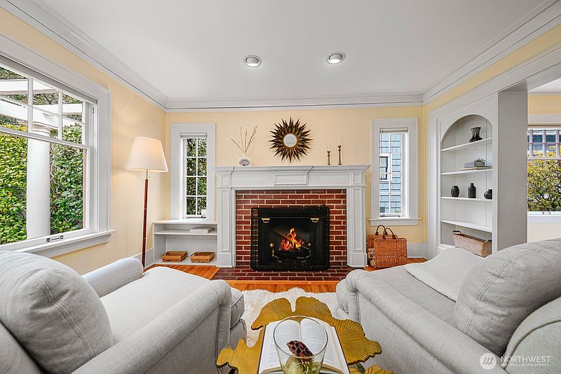 3rd image of 1019 NE 62nd Street