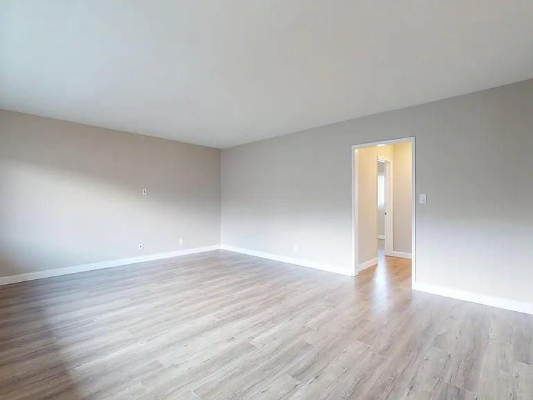 The Capri Apartments — Photo 31