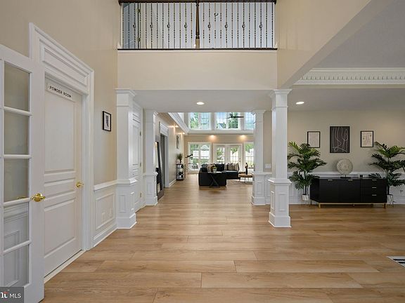 3rd image of 8937 Rhododendron Cir