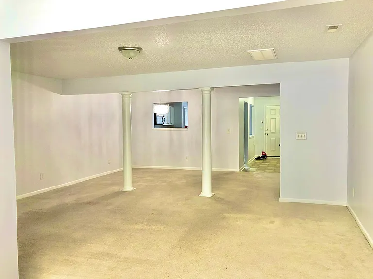 9511 Brackenview Ct — Photo 11