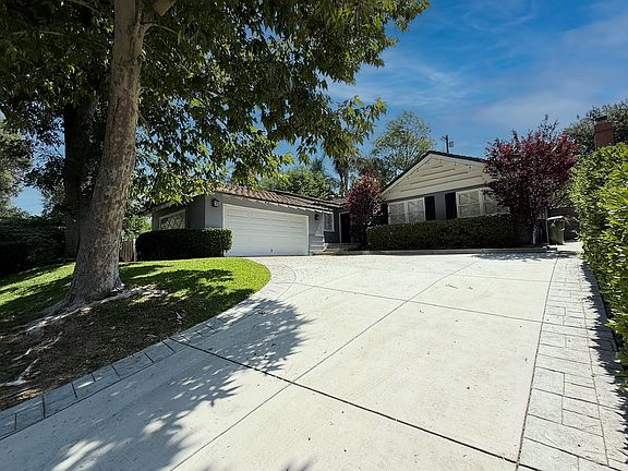 3rd image of 4748 Conejo Ave