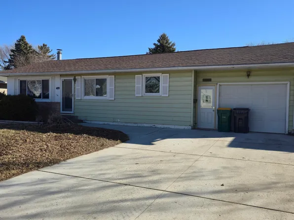 409 S 1st St, Marshall, MN 56258