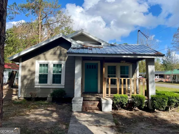 502 Lewis St, Glennville, GA 30427