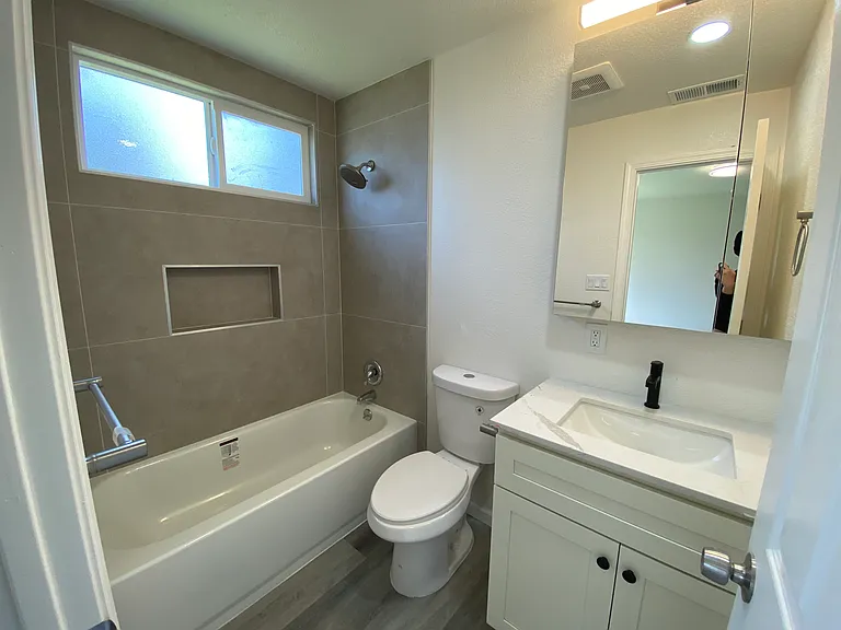 1124 Camellia Dr — Photo 9