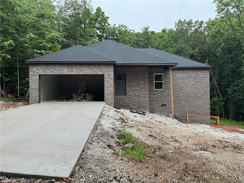 1st image of 13 Jeremy Ln