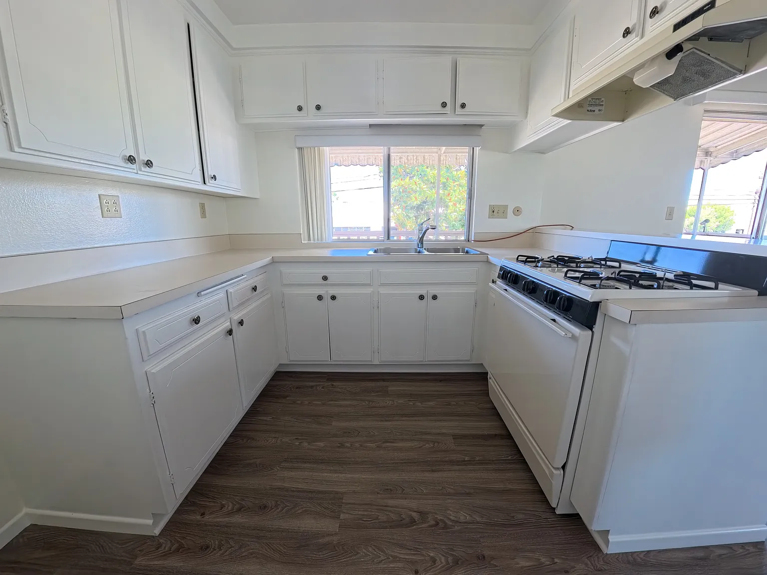 2 bed, 1022 sqft, $2,595 — Photo 3