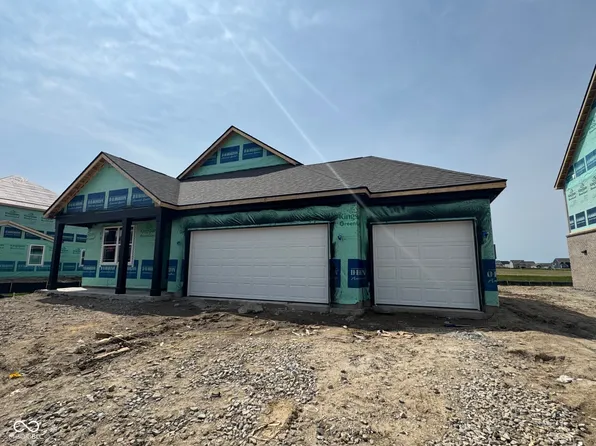 1351 Foxtail Ln, Greenwood, IN 46143