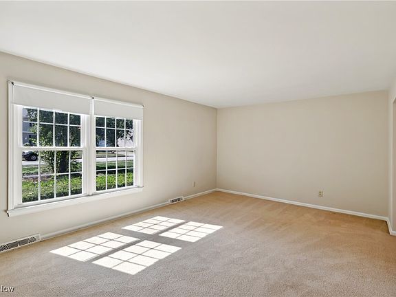 4th image of 487 Tamiami Trl