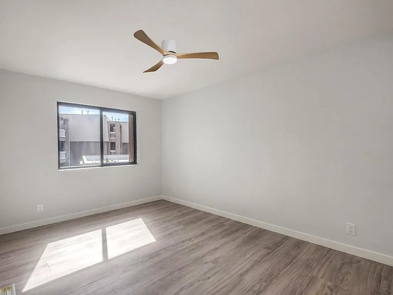 4705 Marina Dr #10 — Photo 5
