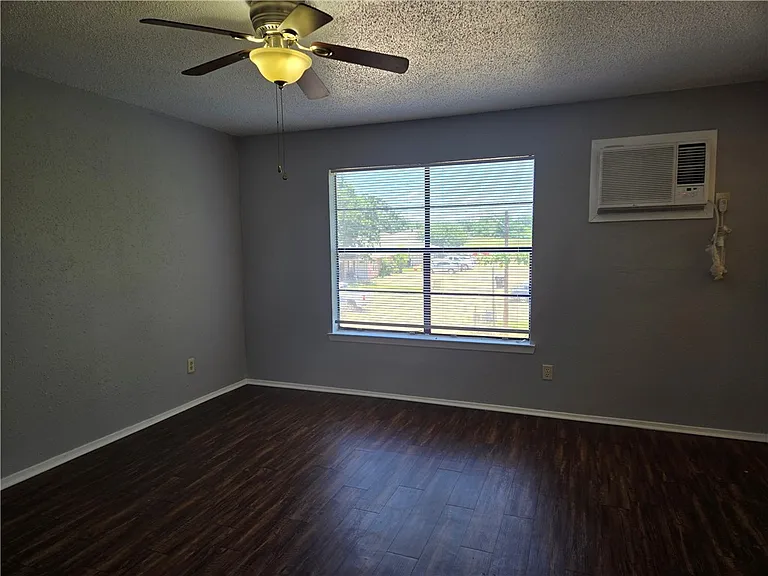 2011 Labrisa Dr #215 — Photo 5