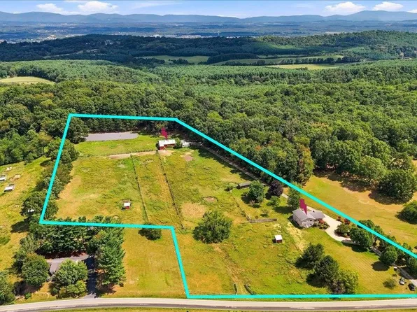 1100 Quicks Mill Rd, Staunton, VA 24401