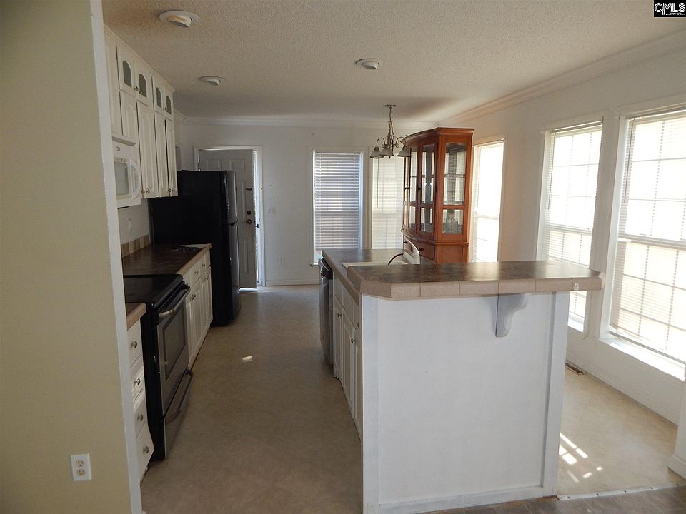 2nd image of 2612A Salmond St