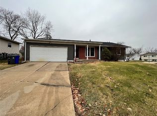 4717 White Pine Dr NE, Cedar Rapids, IA 52402