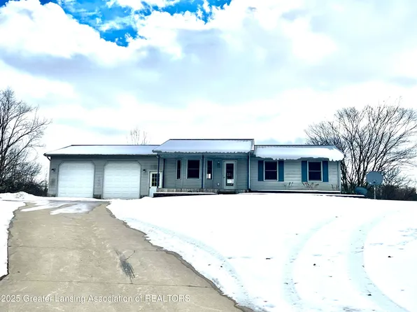 9105 Nashville Hwy, Vermontville, MI 49096