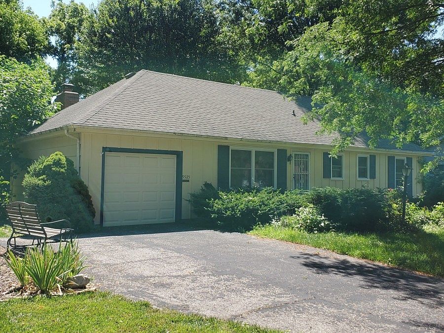 2nd image of 9925 Oakdell Dr