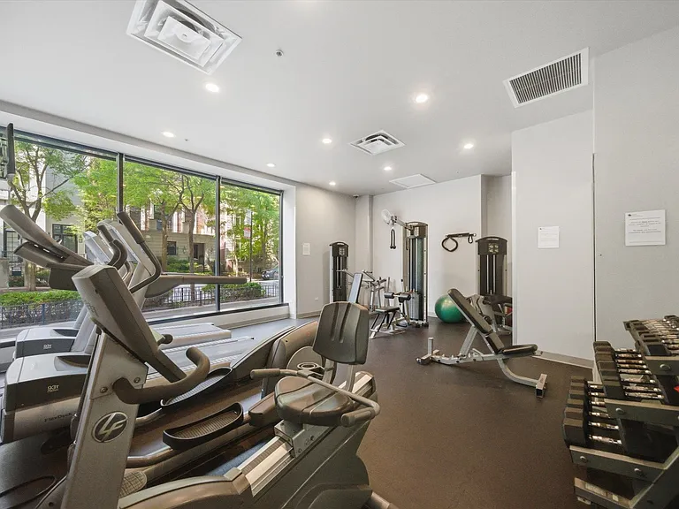 451 W Huron St #907 — Photo 22