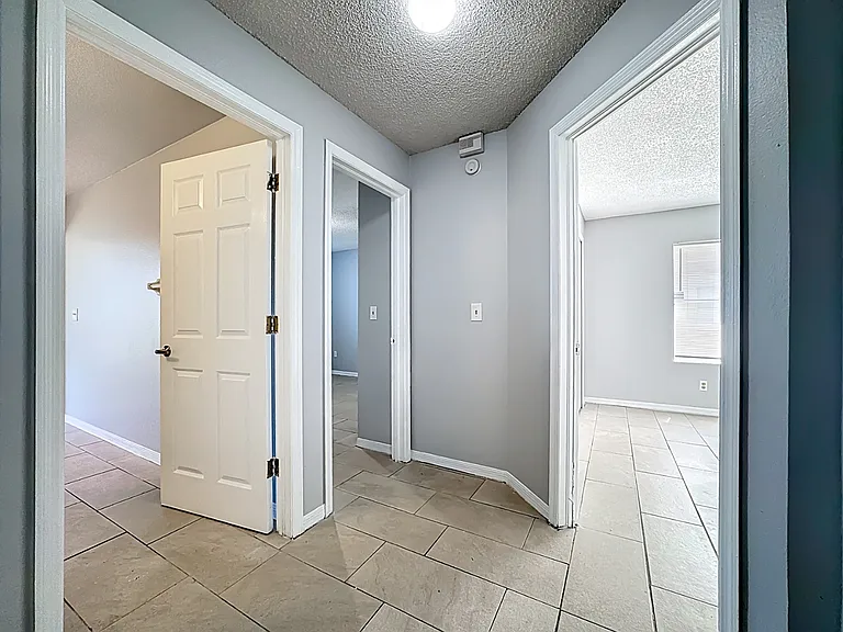 1603 Storington Ave — Photo 32