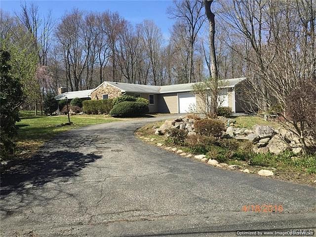 1st image of 7 Dogwood Ln