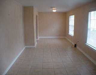 2nd image of 223 E Queens Dr
